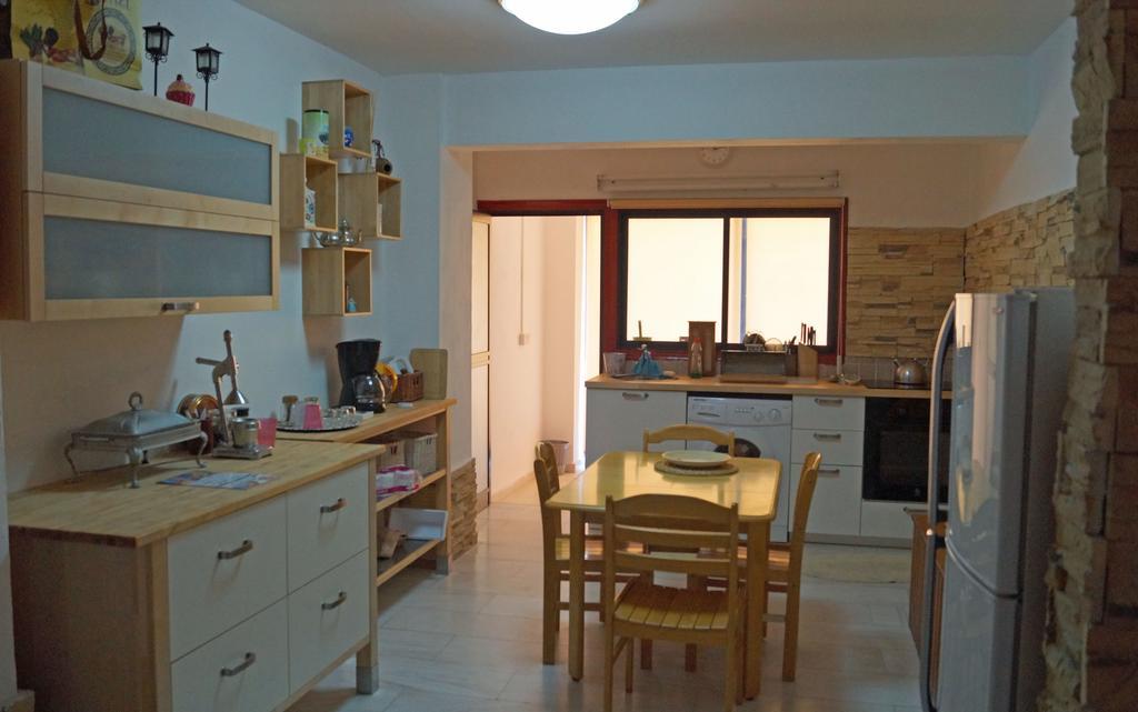 Destalo Court Larnaca Apartment Δωμάτιο φωτογραφία